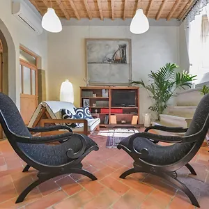 https://studio-l-indiano.it-tuscanyhotel.com